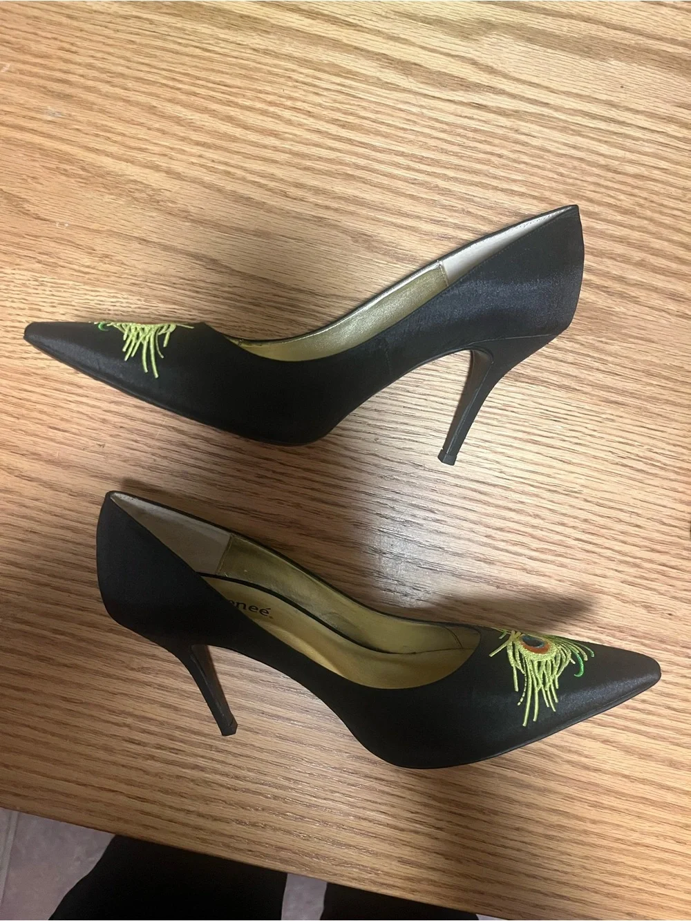J. Renee Peackock Feather Heels Size 8.5